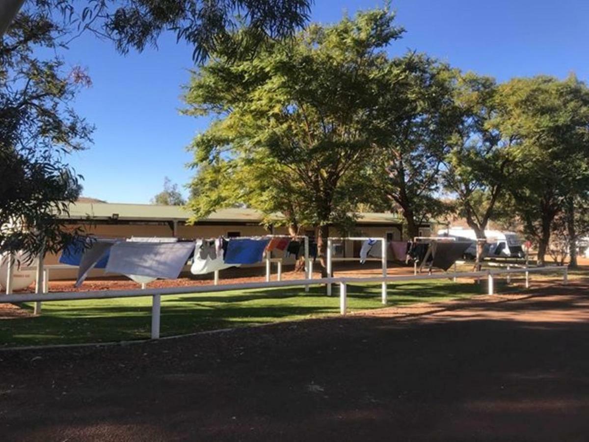 Tom Price Tourist Park Hotel Exterior photo